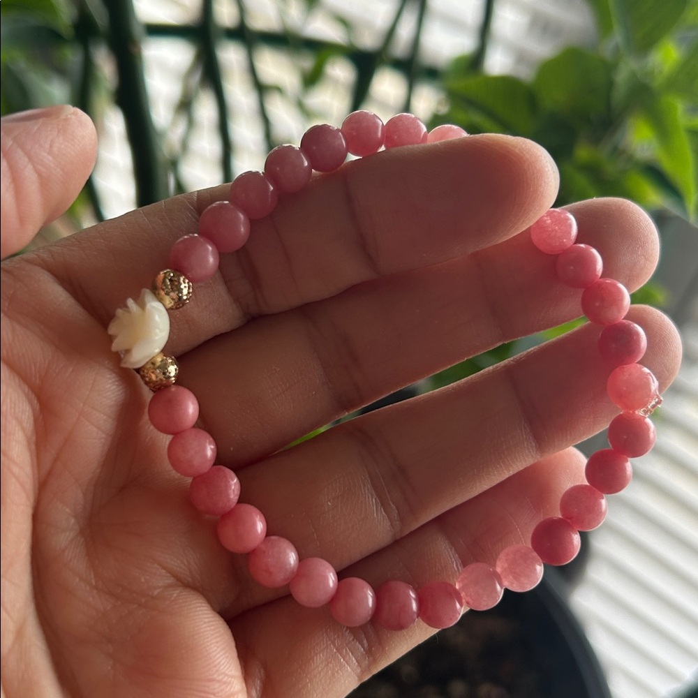 Handmade Pink Quartzite Beaded Bracelet with Rose Accent - Picture 4 of 4
